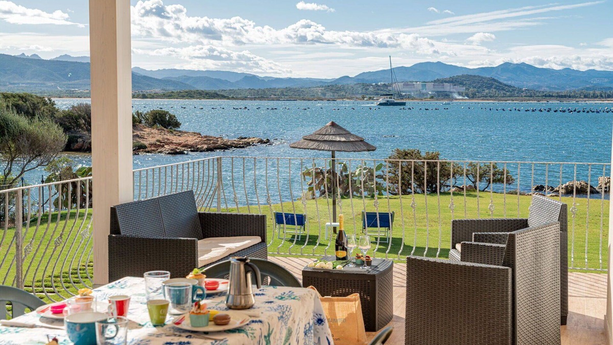 Olbia Villa | Light Bay house with direct access to the sea and private beach - SARDINIA UNLIMITED