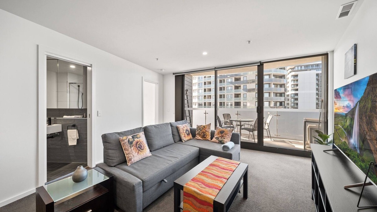 Gungahlin Apartment | Light-Filled 1-Bed Apartment with Pool & Gym