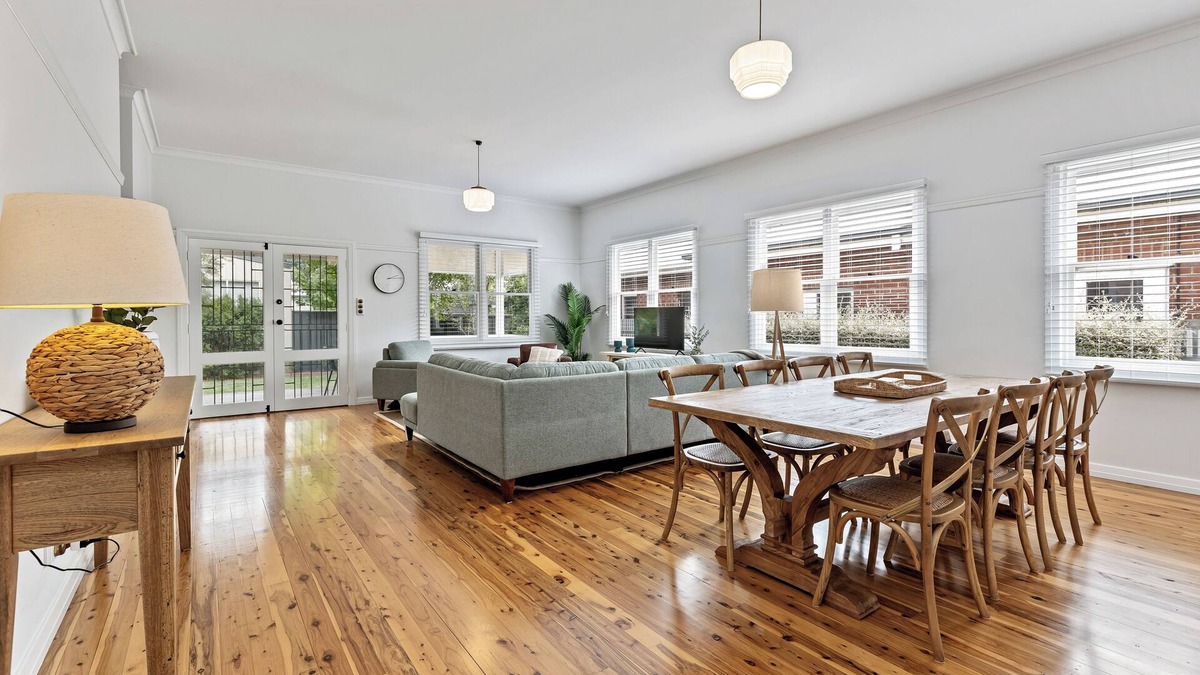 Turvey Park House | Light filled and spacious home in a central location