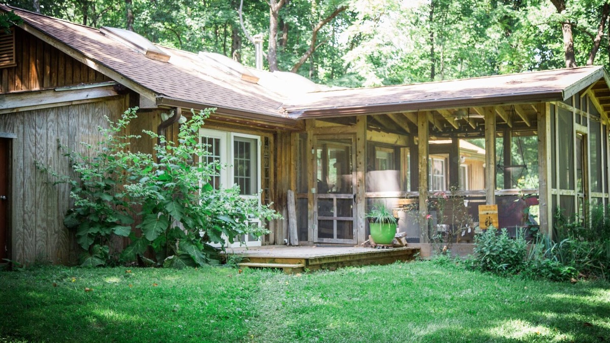 Hood Cabin | Light-filled cabin- 2 bed 2bath- beautiful hot tub for stargazing. SNP-hiking!