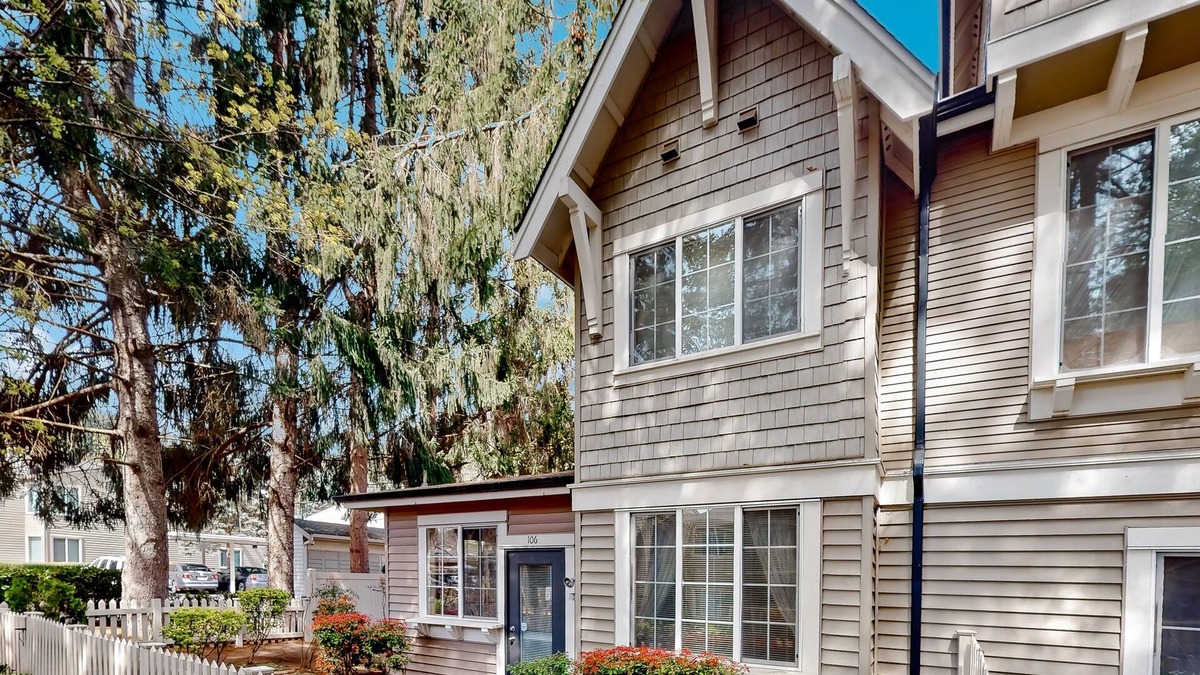 Education Hill House | Light-filled corner townhome with deck, home office & convenient location