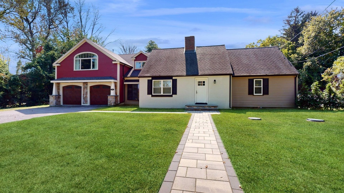 Foxboro House | Light-filled home near stadium and shops with AC, W/D, patio, & games