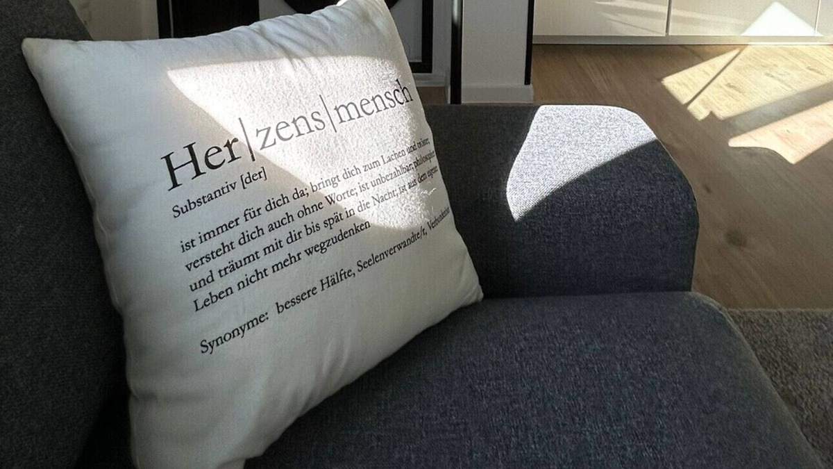 Alt-Muhlburg Apartment | Light-filled top-floor studio in Karlsruhe-Mühlburg - APOLONIAliving