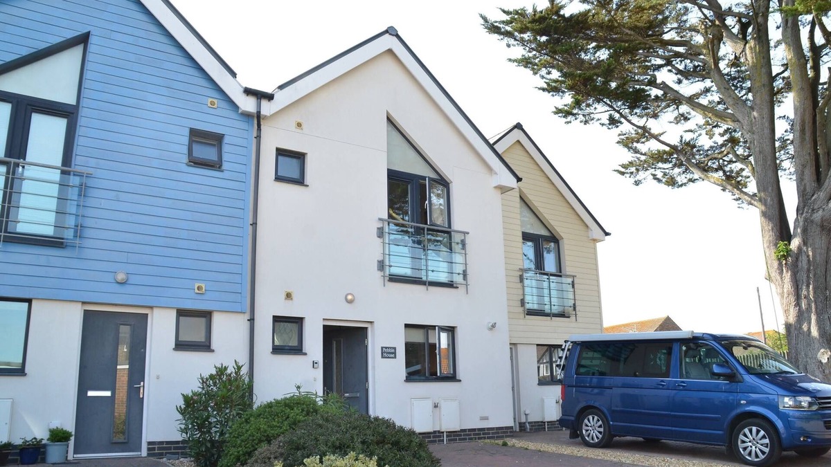 Worthing House | Light, modern townhouse with patio, a minute from beach; child- and pet-friendly