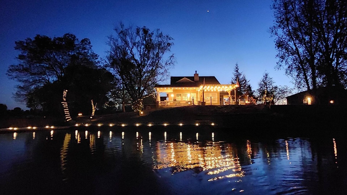 Cascade Valley House | Light of Christ on the Lake with Outdoor Shower