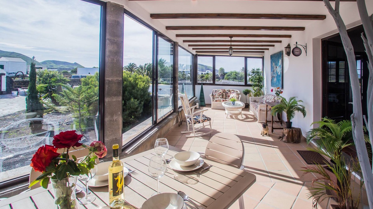 Masdache House | Light & Spacious House in the Vineyard region, just in the middle of the island