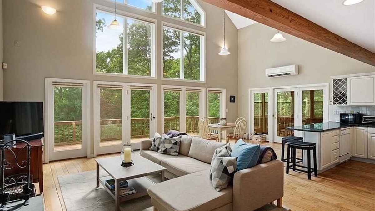 Saunderstown House | Light & spacious coastal haven perfect for Beaches or Newport