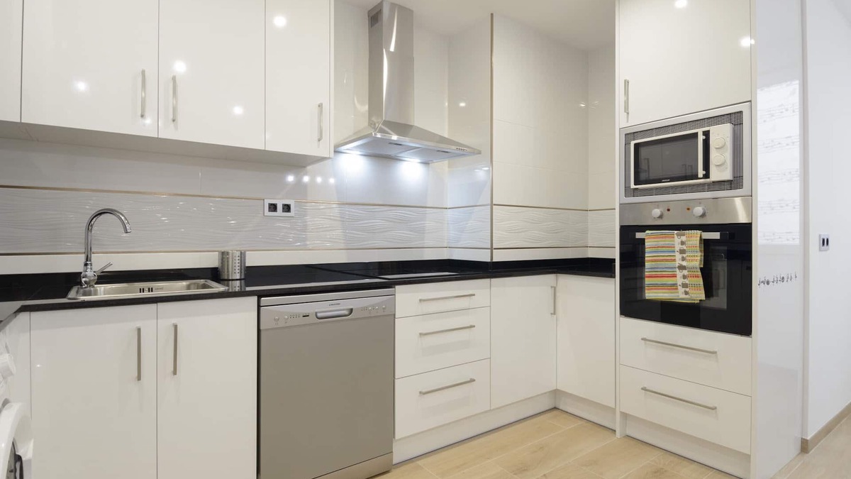 Plaza de Toros-Doctores-San Lazaro Apartment | Lightbooking Materno Granada