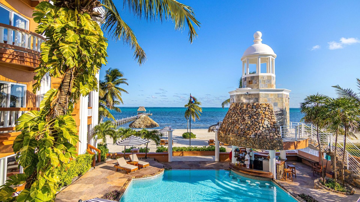 San Pedro Resort | Lighthouse Beach Villas 2br/2ba Beachfront Villa Arrecife
