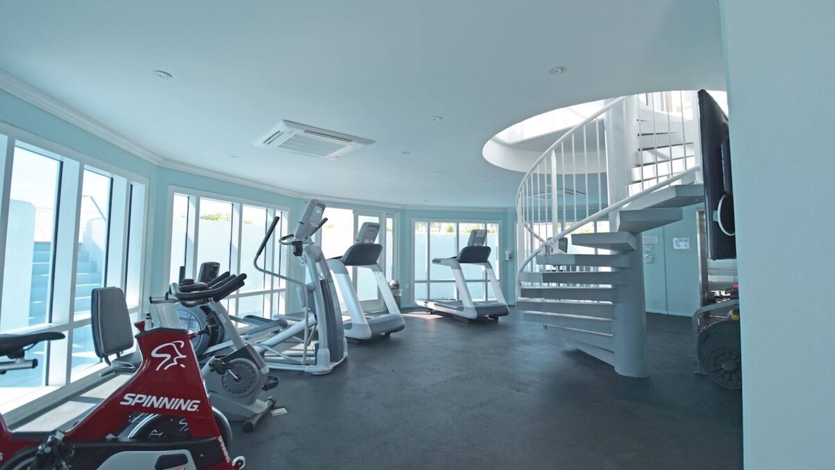 Oyster Pond Condo | ⛱️LightHouse by IRE Vacations - Beautiful 2 Bdr Condo overlooking the Ocean