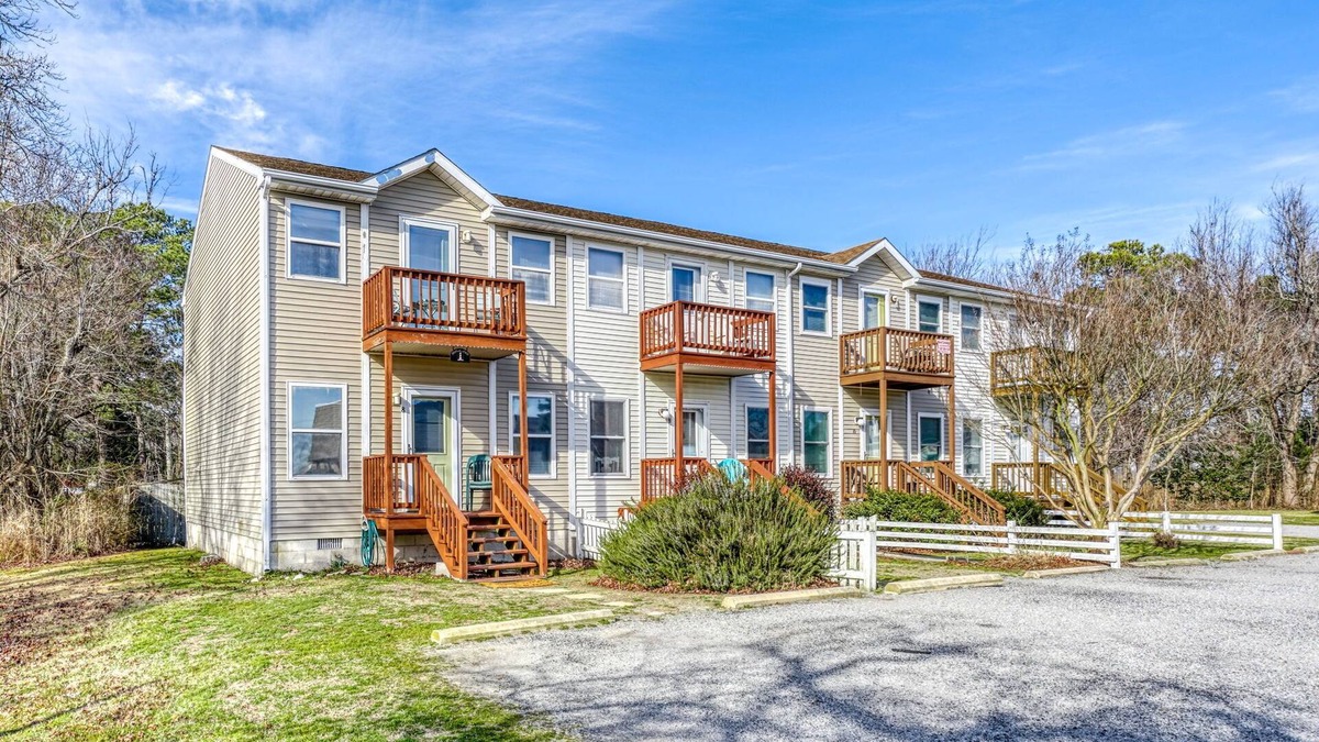 Chincoteague House | Lighthouse Estates 8 - Water views; Shared pool!