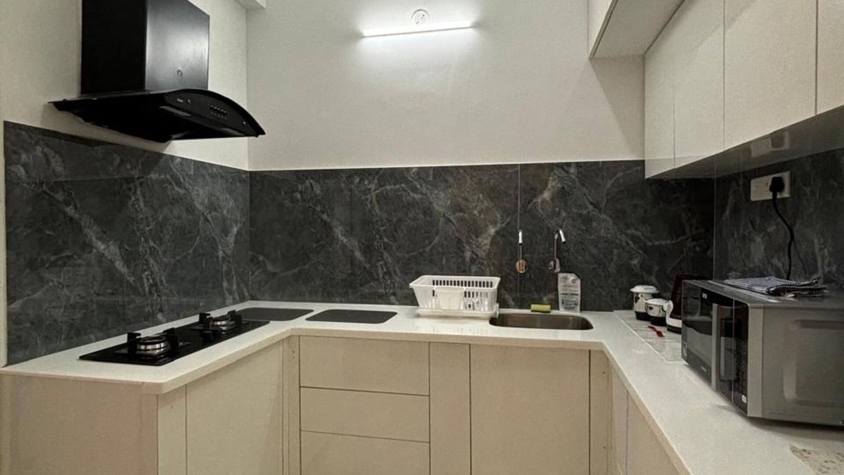 Santhome Apartment | LIKE HOME, 2-bedroom apartment, Chennai, Mandaveli with WiFi, AC, Kitchen etc
