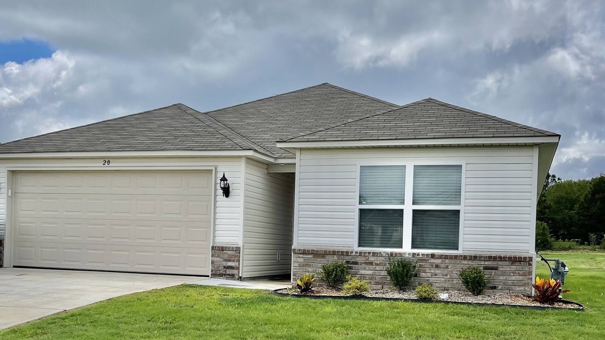 Conway House | Like New Home close to town family friendly, quiet and close to amenities.