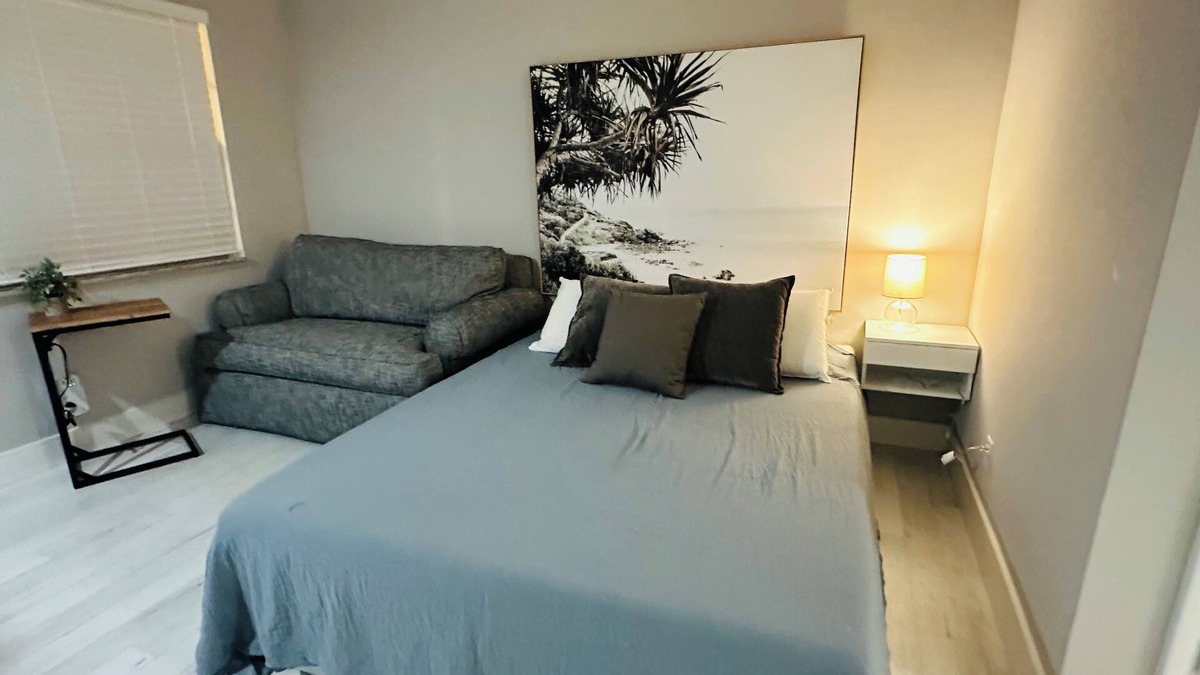 Survey Creek Apartment | Like New - Studio Apartment with Separate Kitchen, Wifi & DirectTV