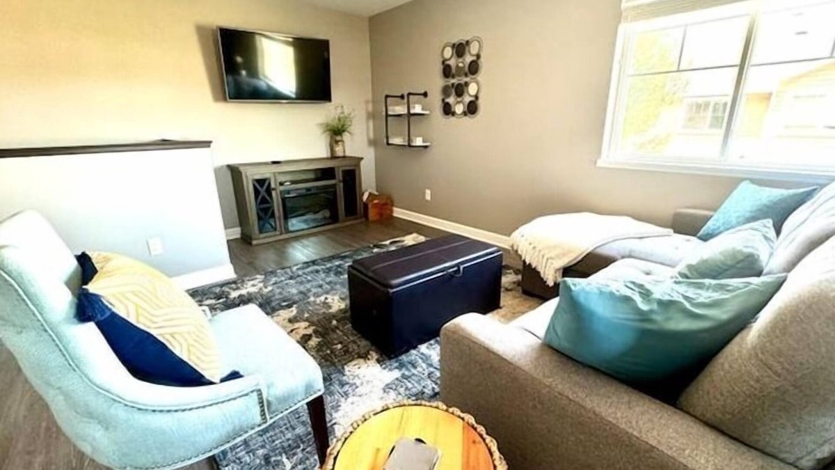 Mankato Condo | "Lil' Castle Pines" - Cozy 1-bedroom loft in quiet neighborhood!