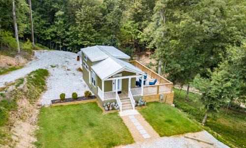 Siloam Springs House | Lil cottage in the woods