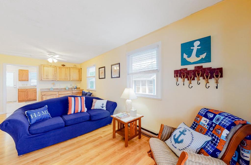 York Beach House | Lil' Cottage Retreat
