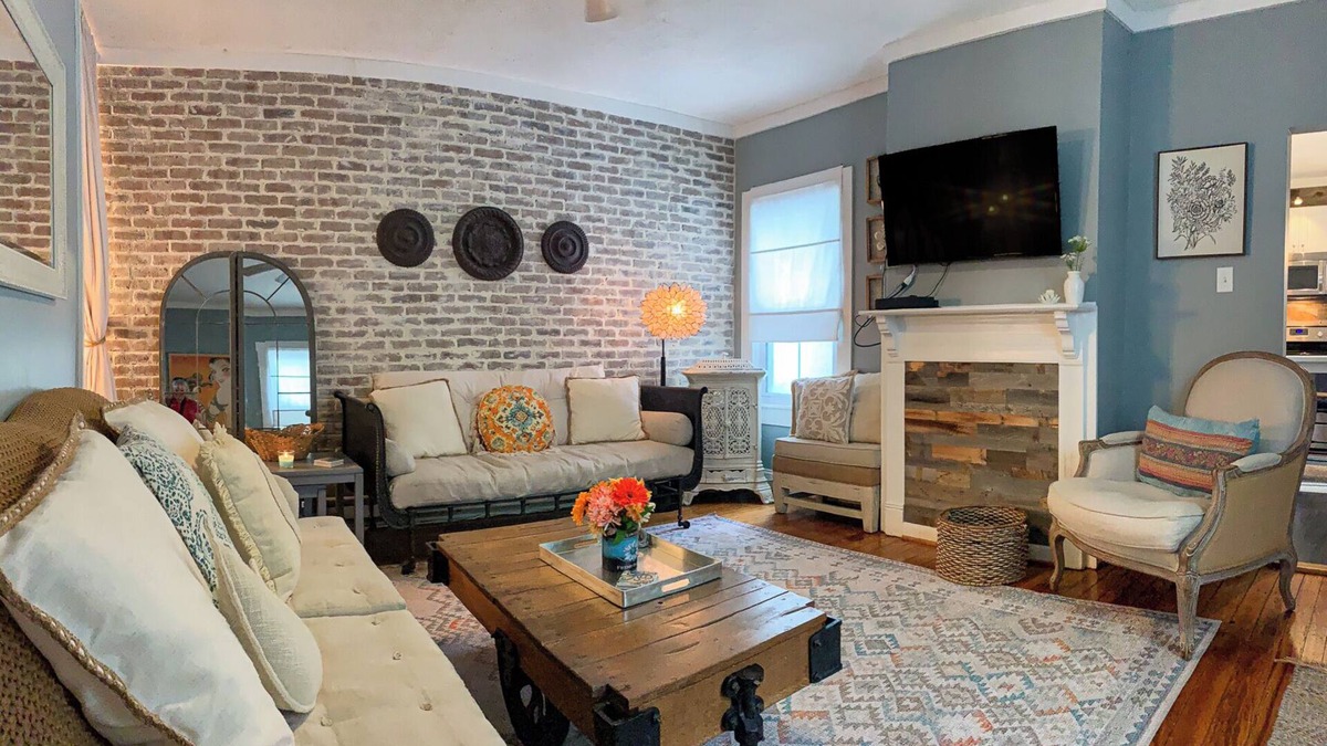 Cape Charles House | Lil' Ms. Clementine 2-bedroom home in Historic District with Golfcart option
