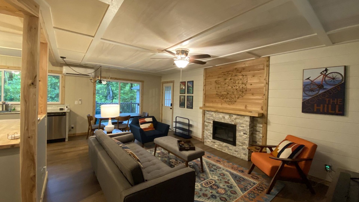 Bella Vista House | Lil Sugar Cottage - Little Sugar/Tunnel Vision Trail Access - Cozy!