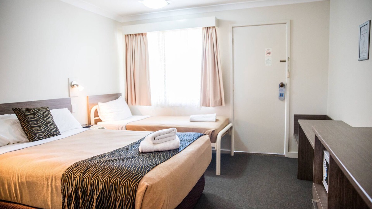 Goulburn Bed & Breakfast | Lilac City Motor Inn Standard Twin Room 20