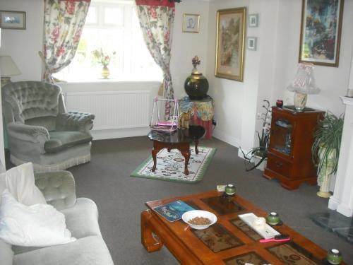Collingham House | Lilac Farm Cottage