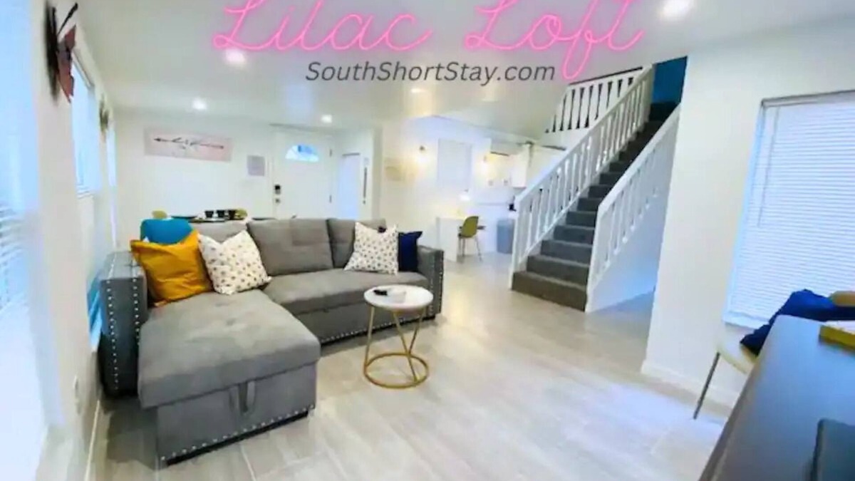 Vacation Village House | Lilac Loft- Lake, Pool, Pickle Ball, Disney & More