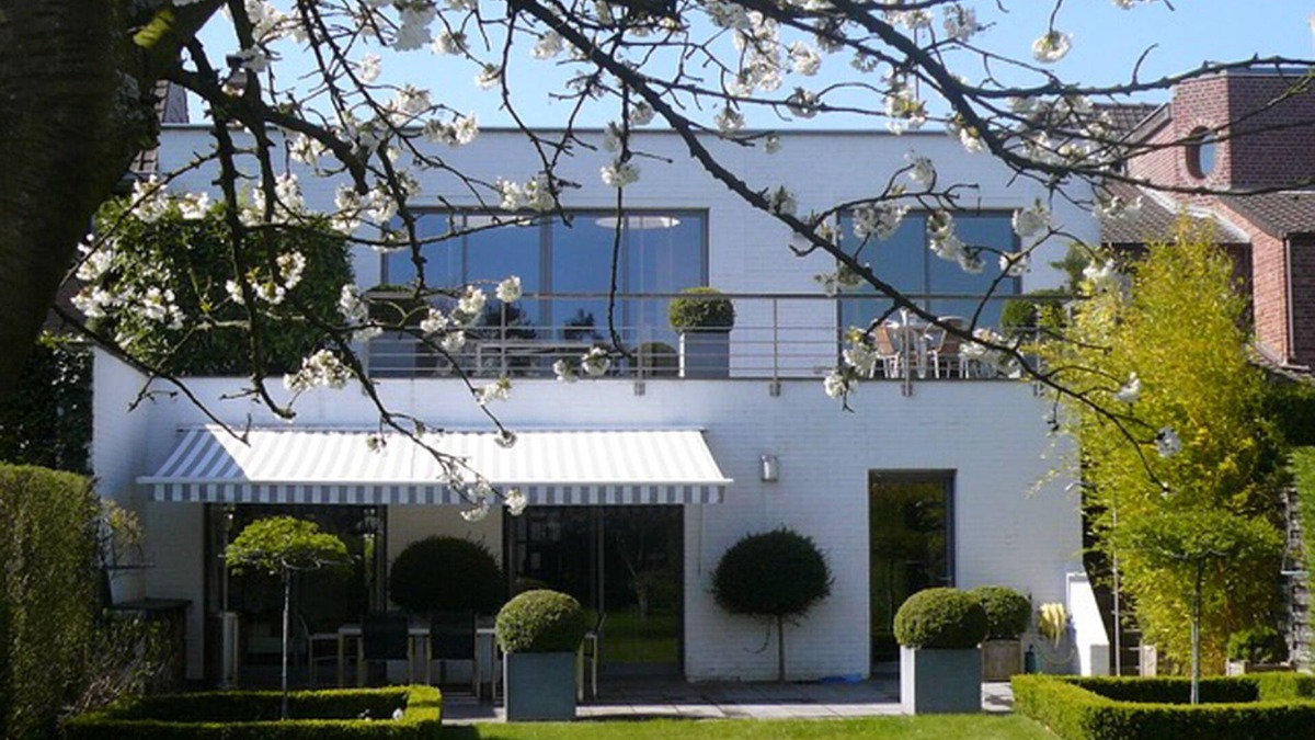 Marcq-en-Baroeul Apartment | Lille. Marcq in baroeul. Large garden . 10 minutes from Lille center and the metro