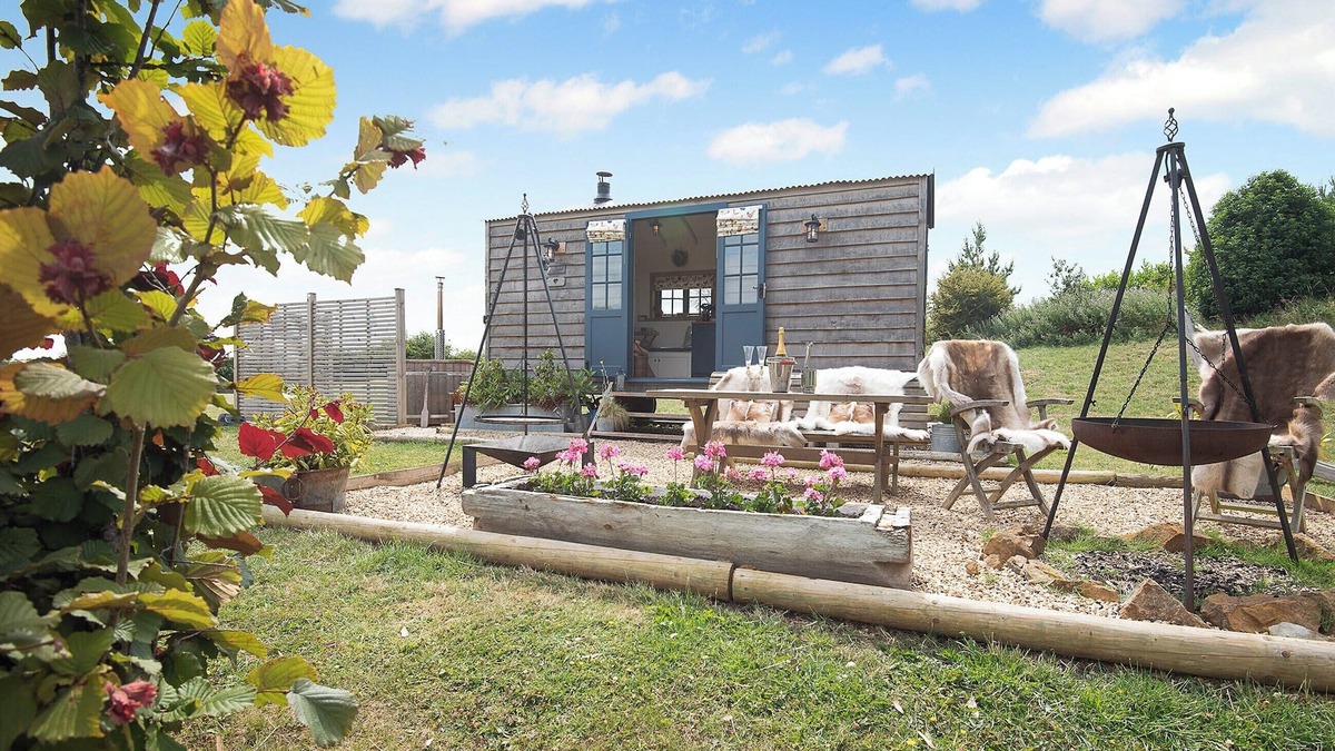 Redmile Cottage | Lillie's Shepherd Hut - UK50230