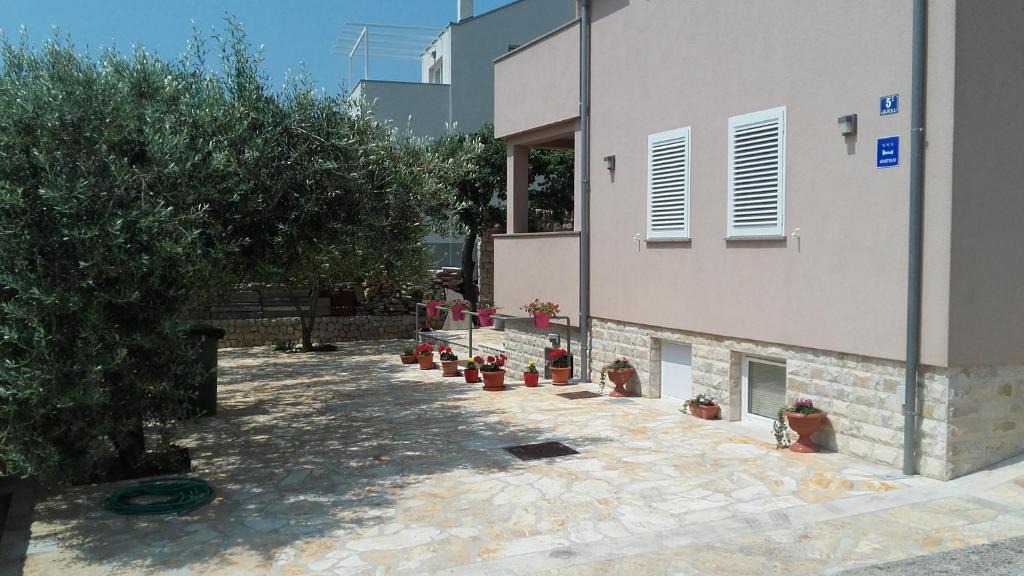 Petrcane Apartment | Lily Apartments Punta Skala