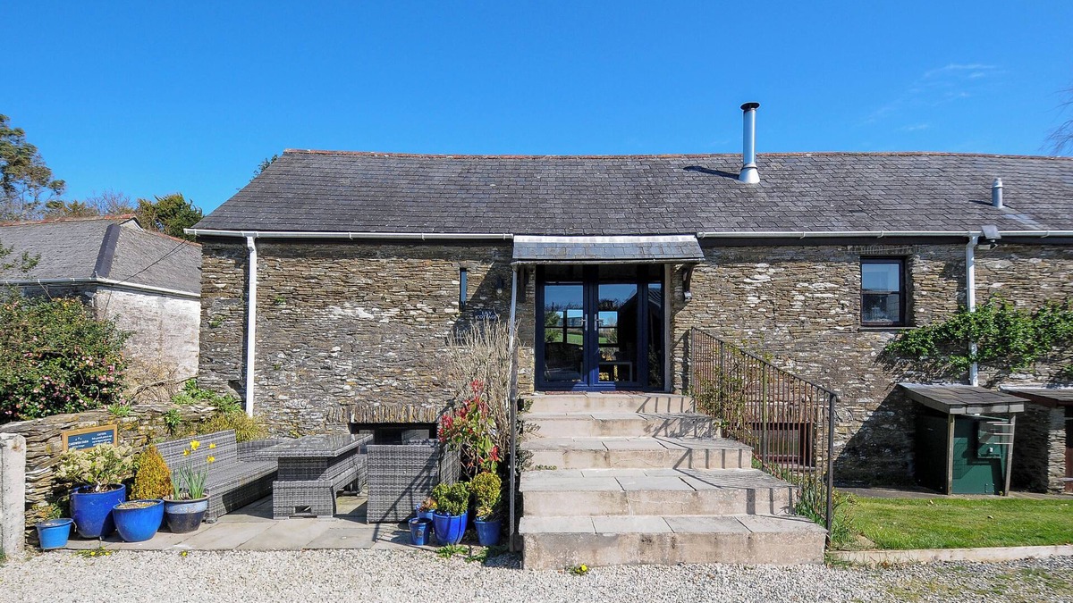 Pelynt Cottage | LILY COTTAGE, pet friendly, character holiday cottage in Looe