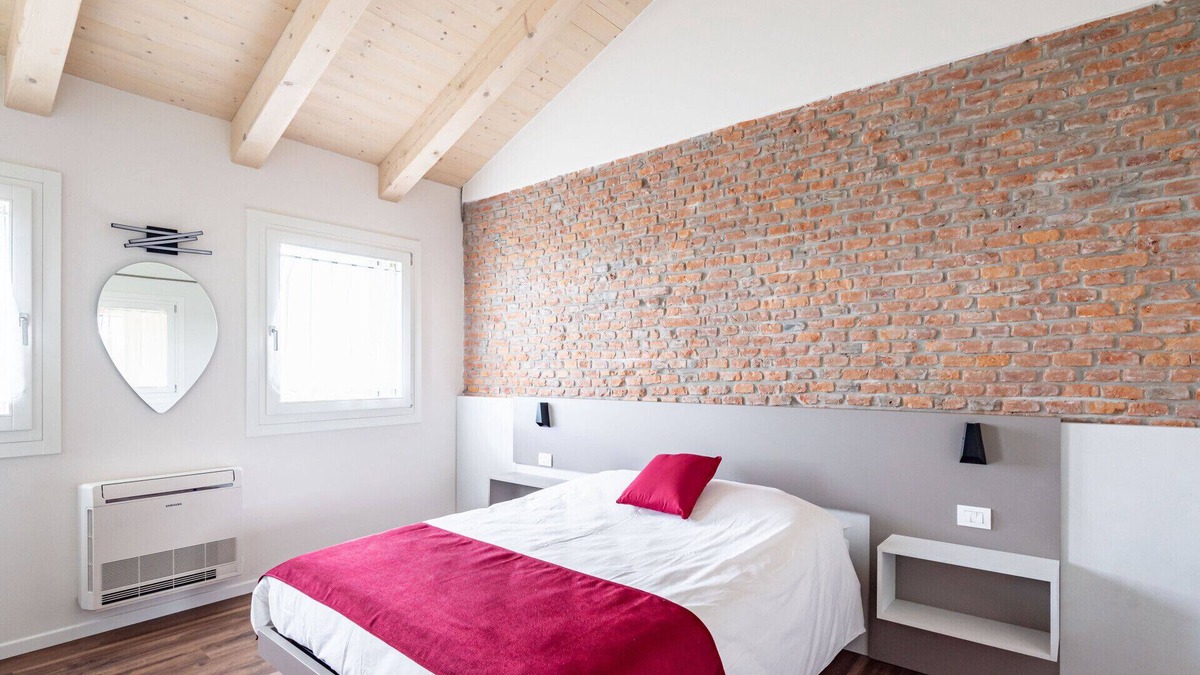 Vicenza Apartment | Lily of the Valley Hospital Room