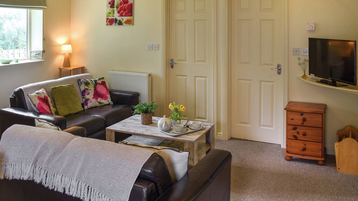 Nassington Cottage | Lily Pad 4 - UK43910