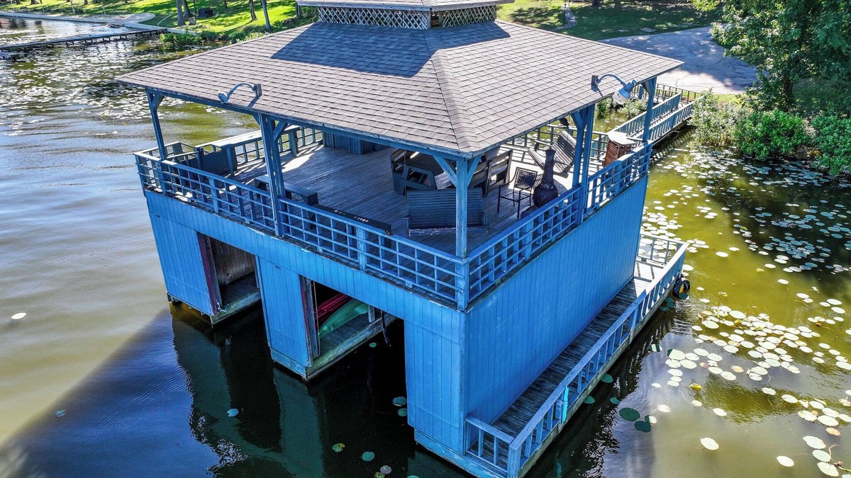 Yantis House | Lily Pad Lake House @ Lake Fork
