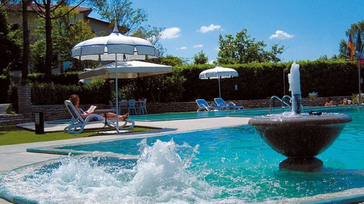 Crespina Apartment | Lily-your ideal holiday