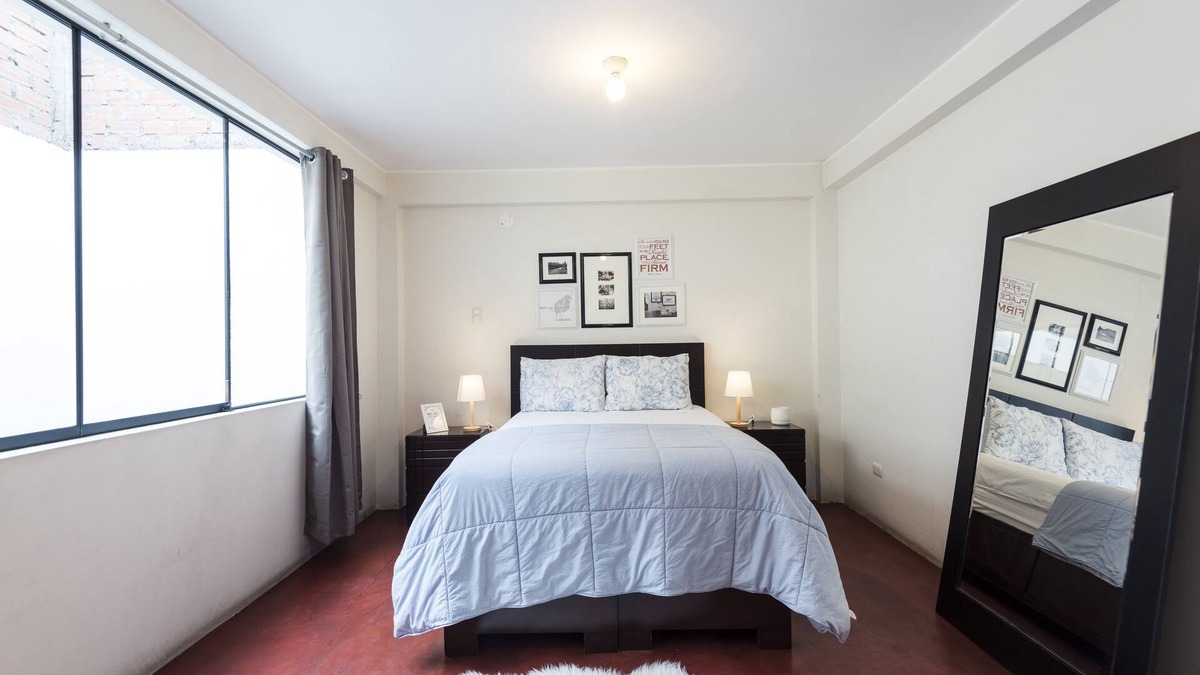 Callao Apartment | ❤️ Lima AIRPORT ❤️3 min AWAY I 1400 SQFT I Balcony I WiFi