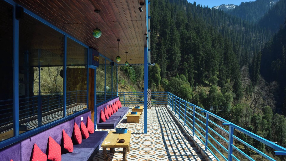 Shoja Hotel | Limbo Cafe & Rooms
