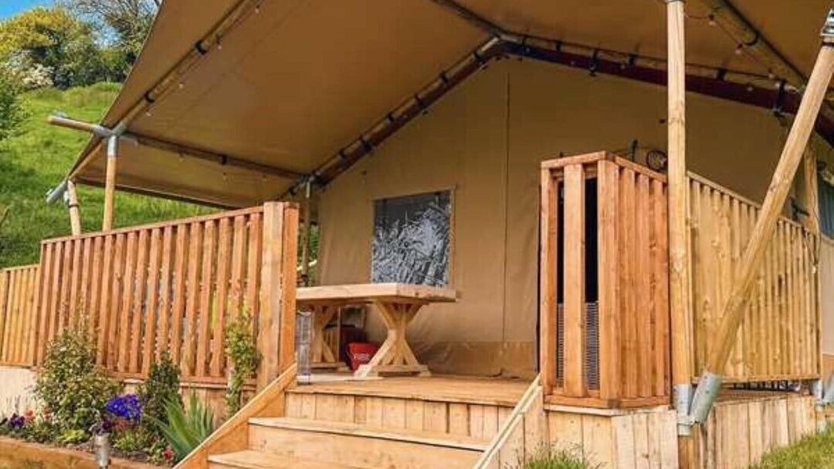 Castle Cary Cabin | Lime Kiln Lodge Safari Tent - Award Winning Luxury Glamping