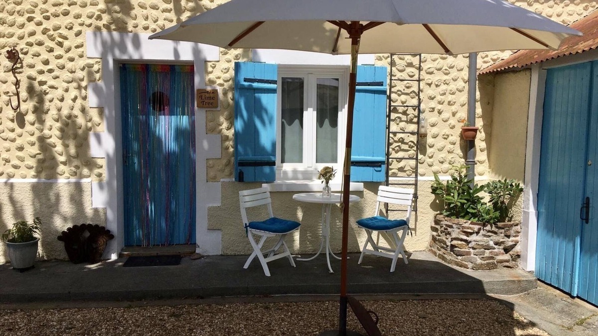 Chalais House | Lime Tree 1 Bedroom Gite