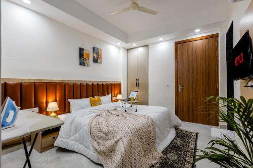 Gurugram Apartment | Lime Tree Luxury 2BHK Serviced Apartment Near Artemis Hospital Gurgaon