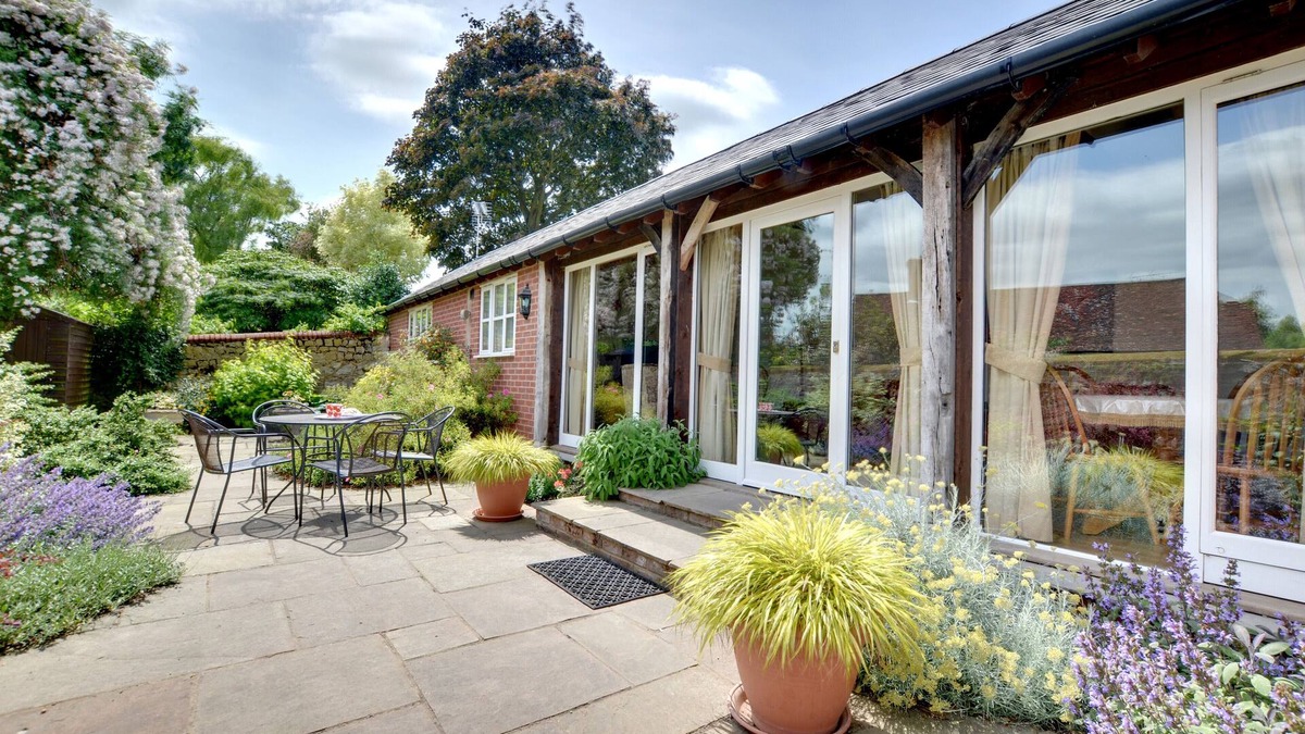 Nettlestead House | Lime Trees - Two Bedroom House, Sleeps 4