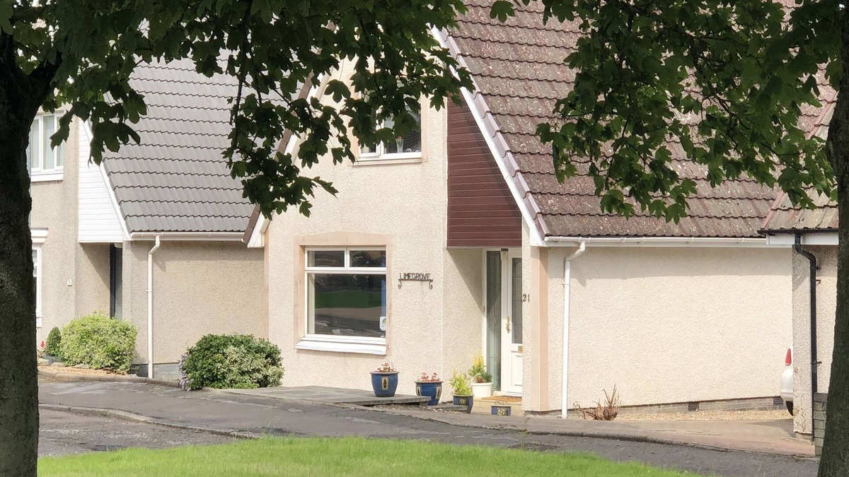 Carluke House | Limegrove, Comfortable three bedroom house
