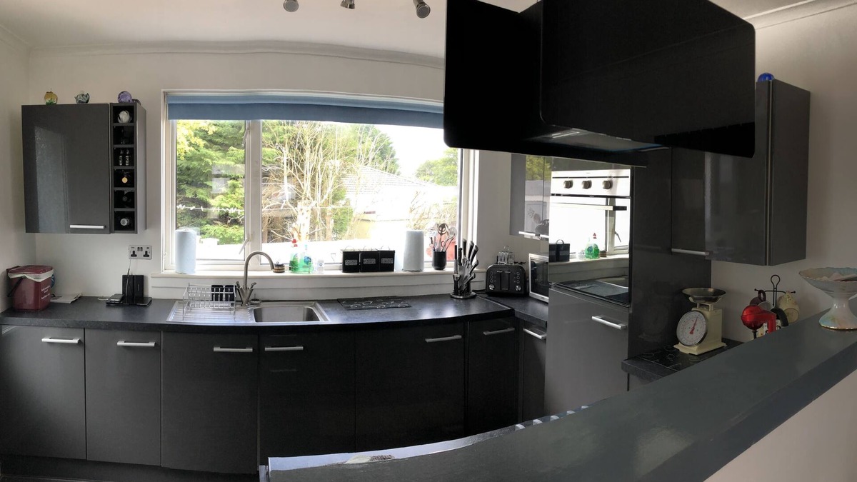 Carluke Condo | Limegrove, Comfortable Three Bedroom House