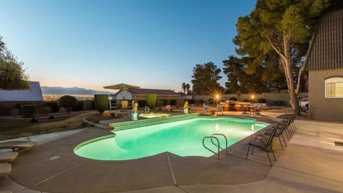 Sunrise Manor House | Limited Time Offer~nNo Cleaning Fee~nYou Save 600 Dollars~