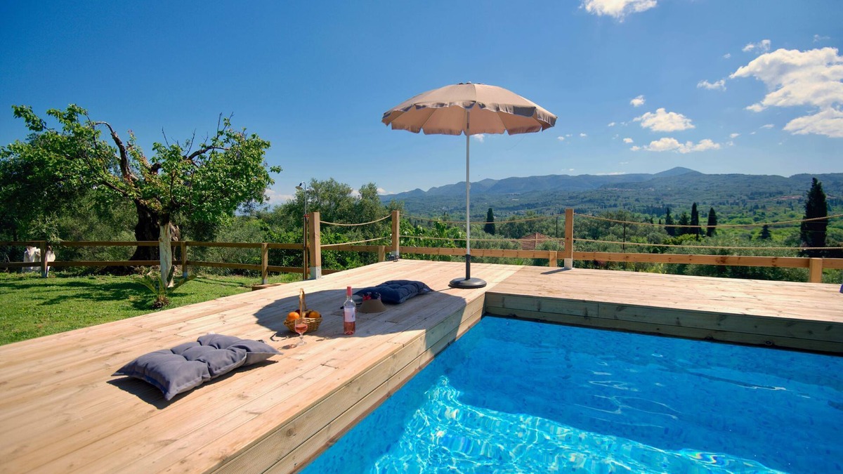 Termenades House | Limoncello, lovely family house, WiFi, close to amenities