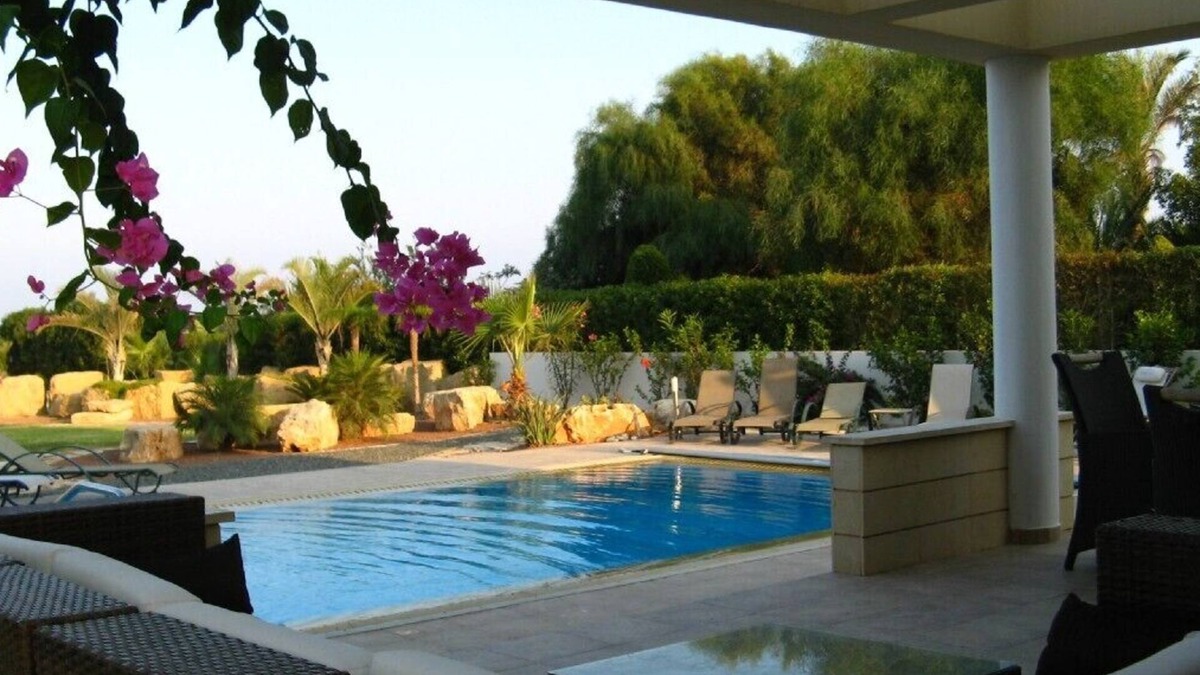 Pervolia Villa | LIMONIA - Large beach house by Blue Flag beach accommodating 12 +