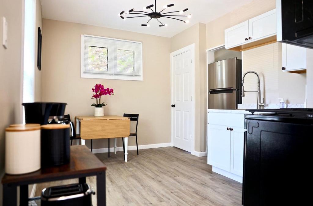 Norwood House | Lincoln, 1 Bedroom House near Xavier & Downtown
