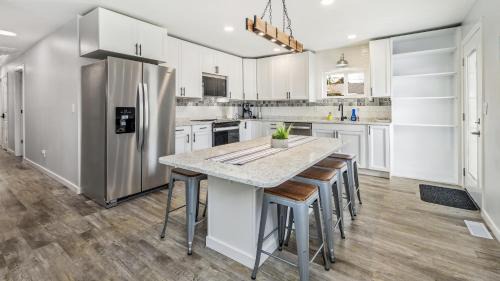 Escanaba House | Lincoln Luxury