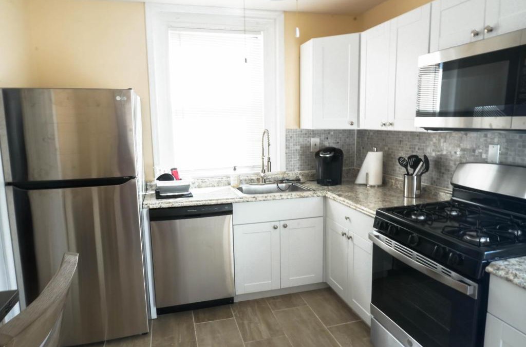 Prospect Park Apartment | Lincoln Manor - Newly Renovated, 1mile from PHL Airport and Sports Stadiums