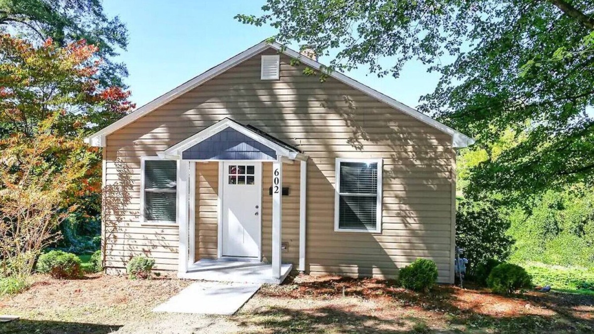 Lincolnton House | Lincolnton Downtown Cottage: w/private backyard
