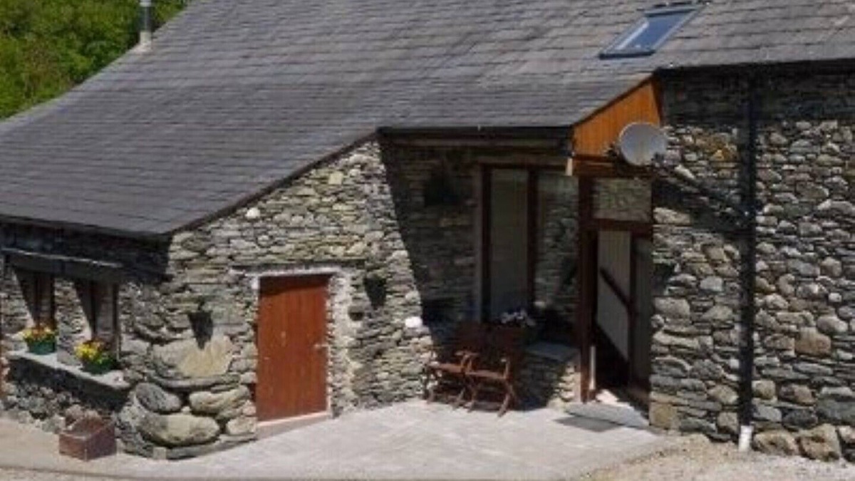 Broughton Mills Cottage | Lind End cottage warm, comfortable and inviting, super views